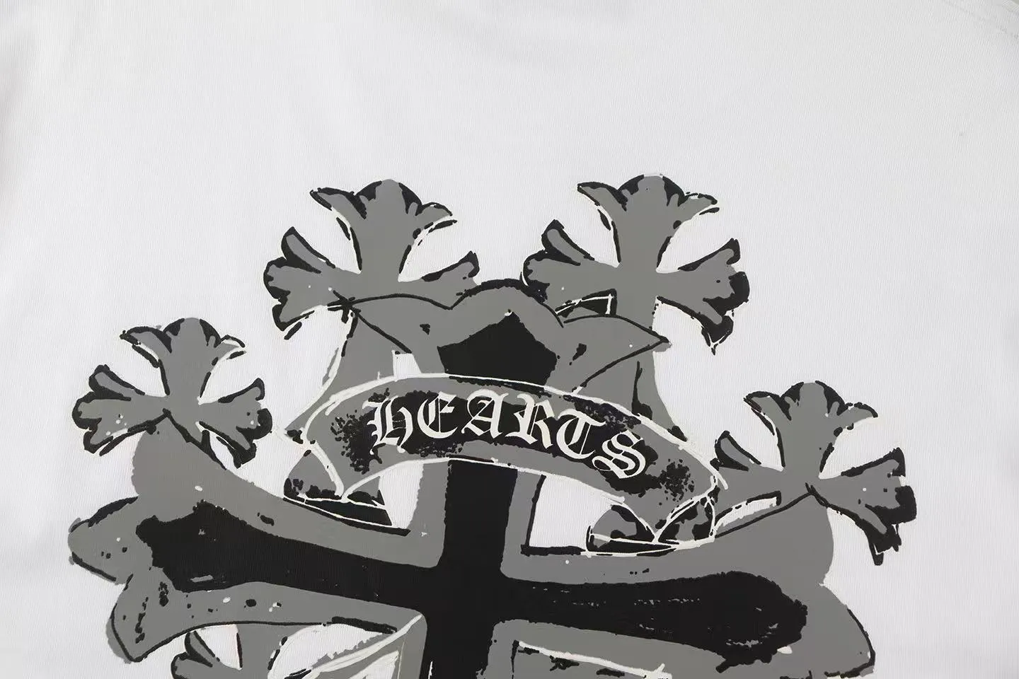 🅿️150 Style: 2025 new Croix Heart short-sleeved T-shirt Material: High version 300g double yarn combed cotton Size: S～XL Color: White Style number: Z023
